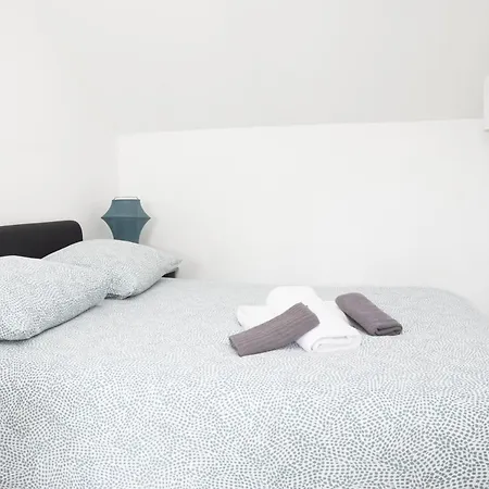 Exigehome-studio A 5 Minutes Du Centre De Versailles-1er Etage